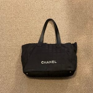 ✨INVENTORY SALE ✨Authentic 👠Chanel Travel Line Tote/Handbag👠